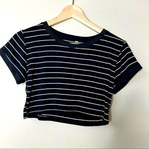 Crop top Black & White stripped Medium